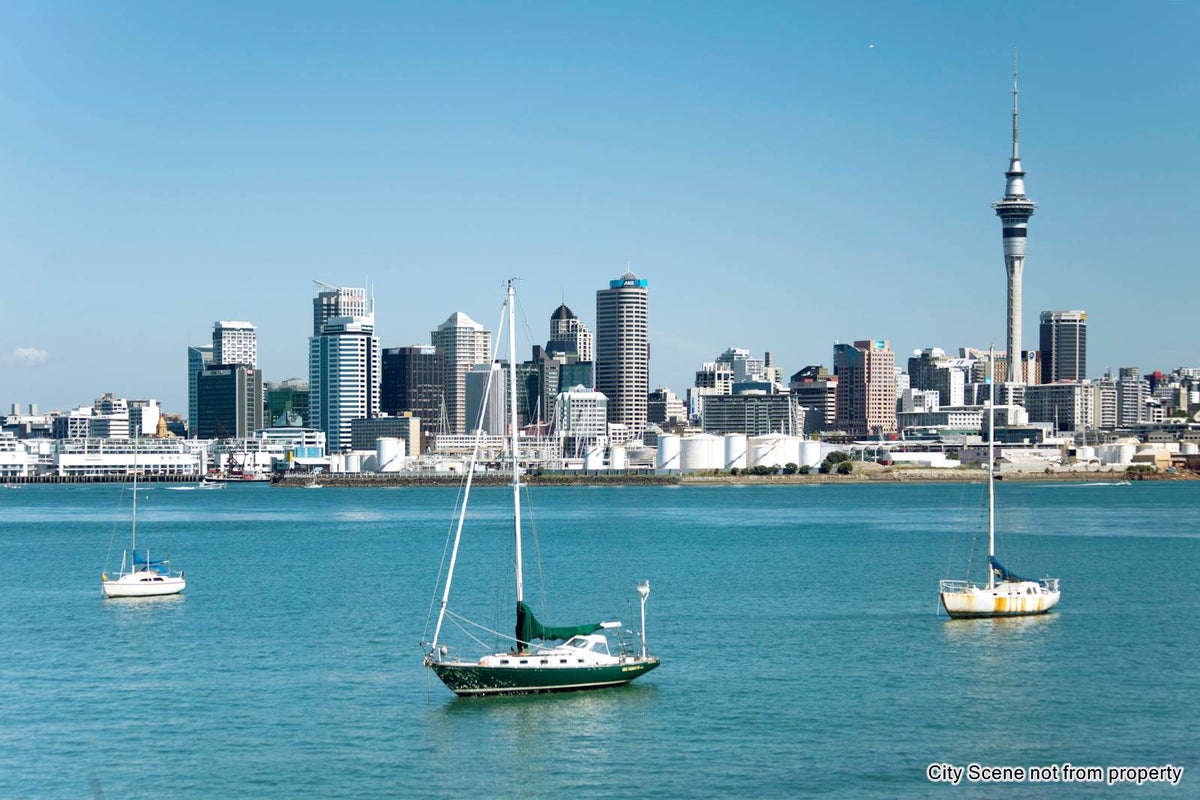 6/170 Queen Street, Northcote Point, Auckland - Carousel 1