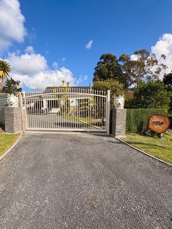 1258 East Coast Road, Albany - Carousel 1