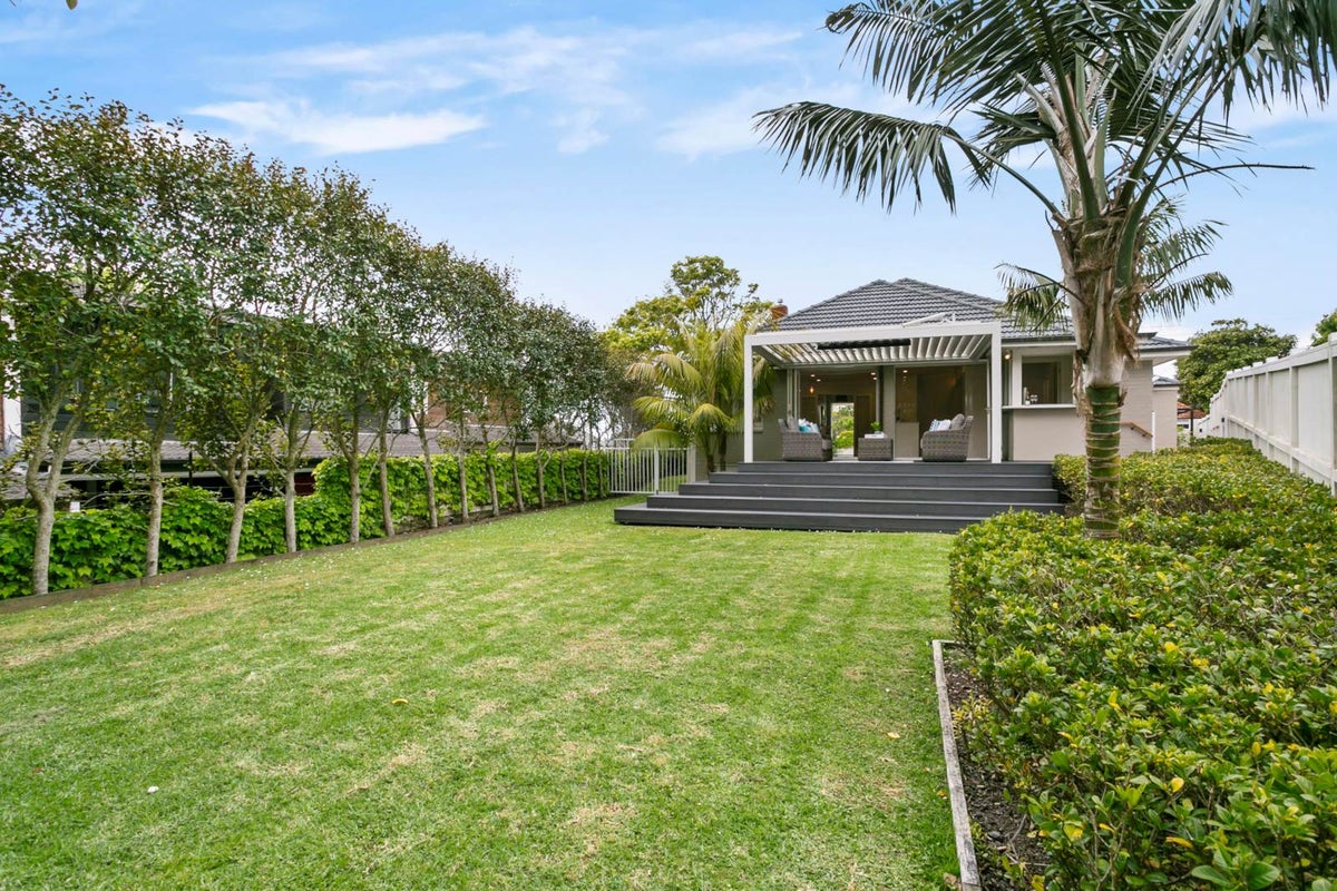 42A Orakei Road, Remuera, Auckland - Carousel 1