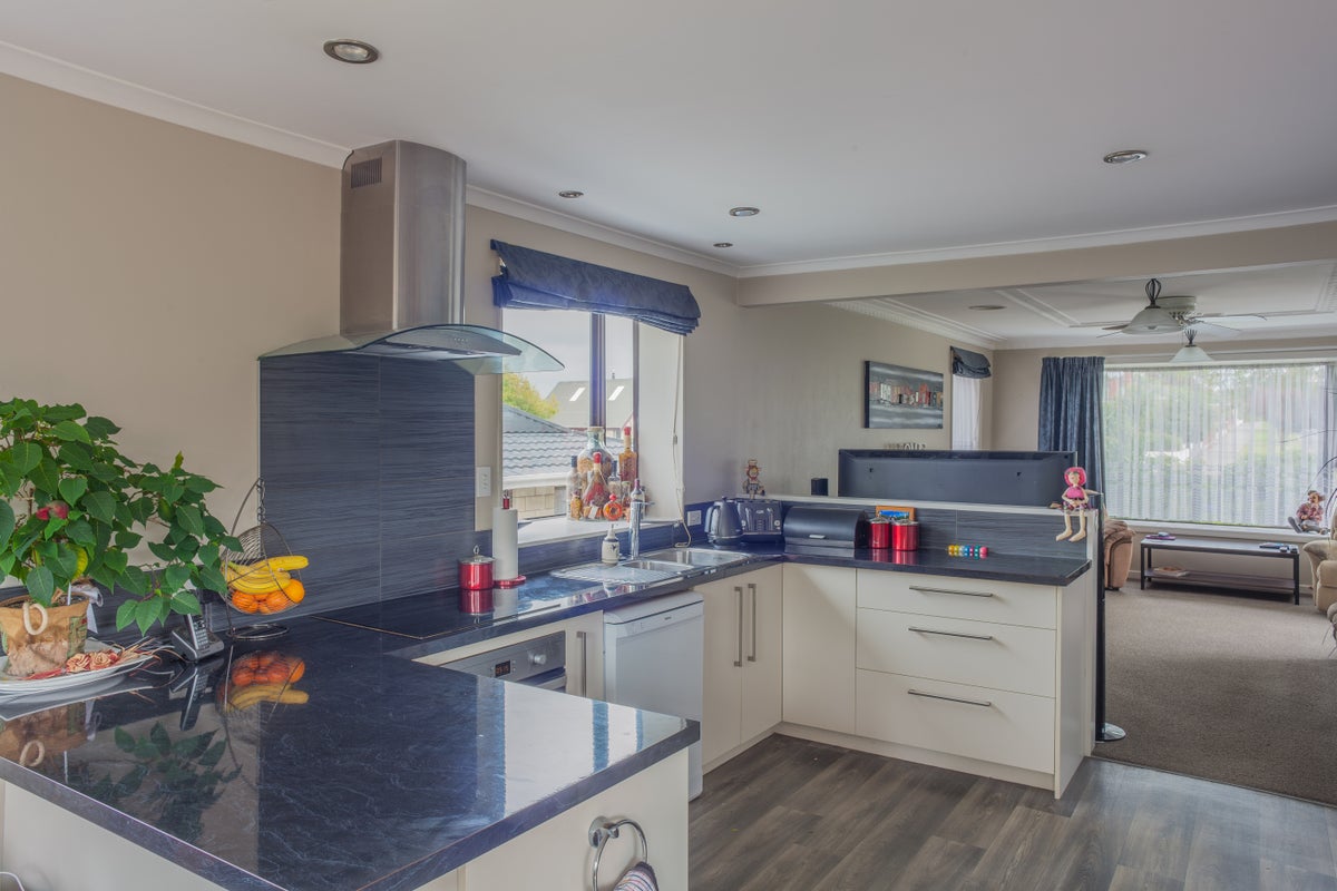 14 Chaucer Street, Highfield, Timaru - Carousel 2