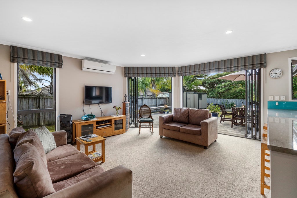 18 Fern Place, Beachlands, Auckland - Carousel 26