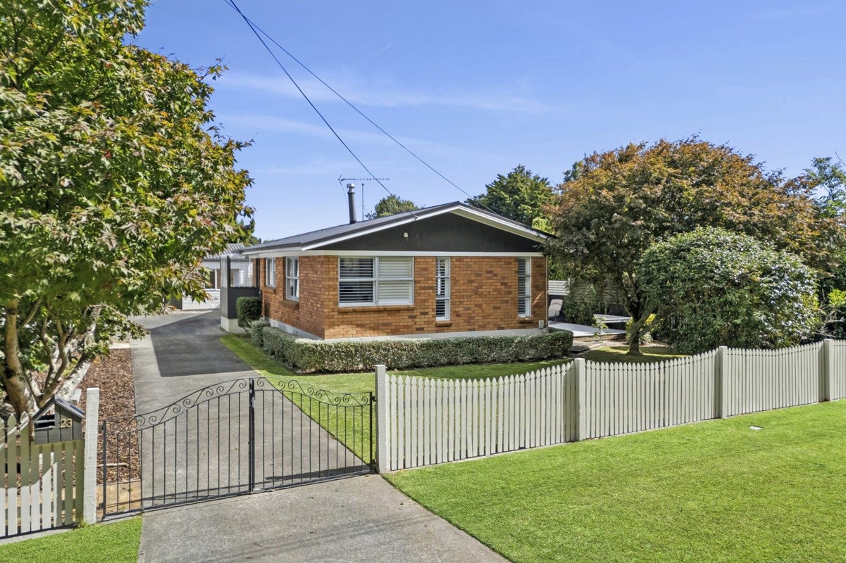 23 Carlyle Street, Leamington, Cambridge - Carousel 1
