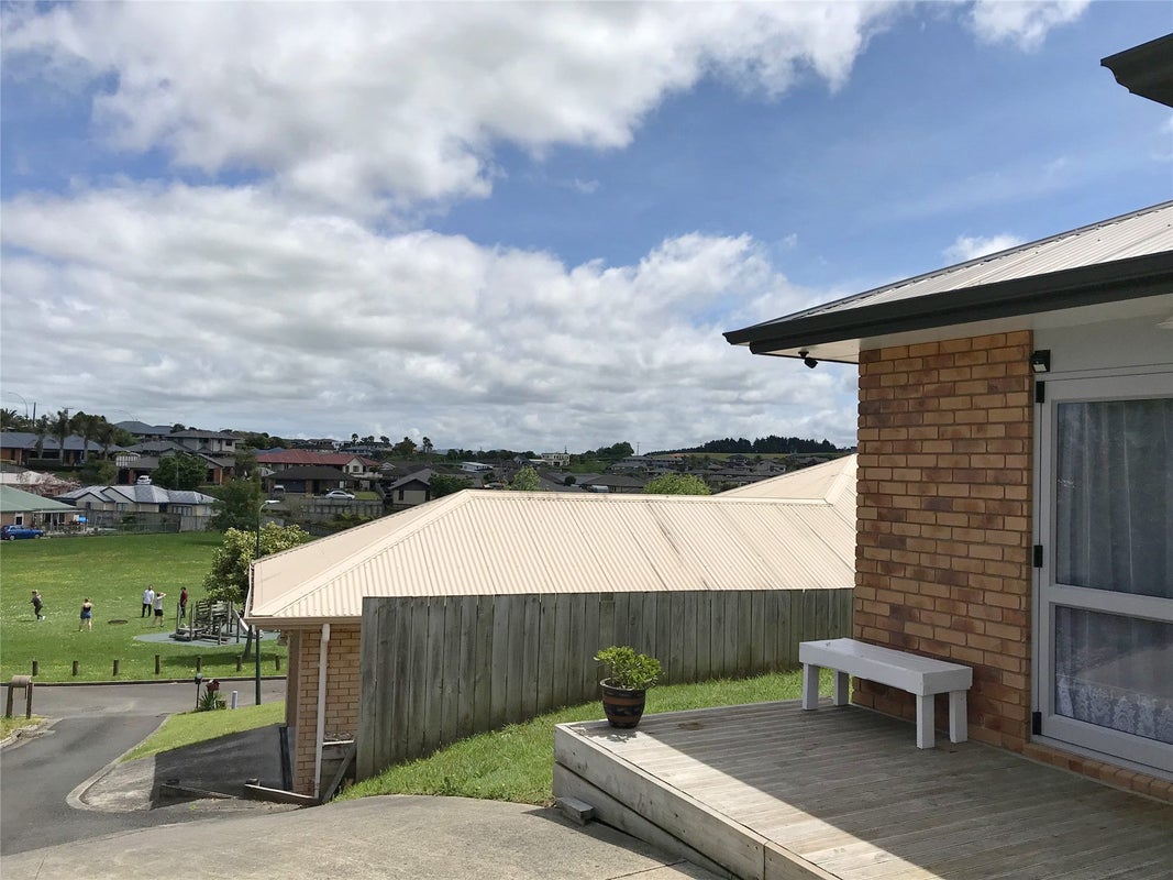 26 Pointon Glade, Grandview Heights, Hamilton - Carousel 19