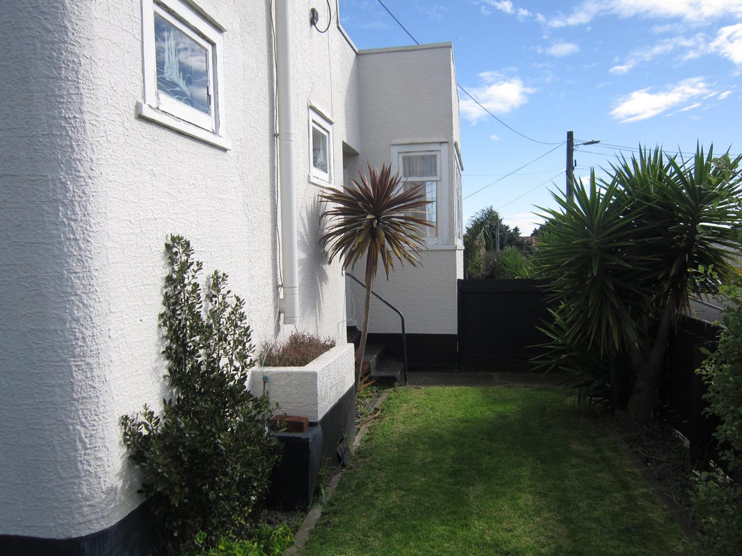 9 Owen Street, Gonville, Whanganui - Carousel 1