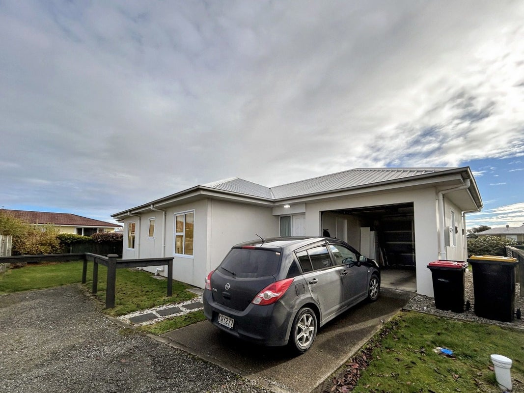 86 Lothian Crescent, Strathern, Invercargill - Carousel 2