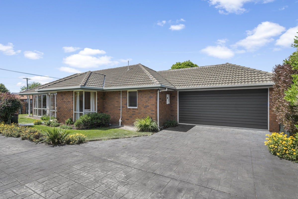 2/9 Wittys Road, Avonhead, Christchurch - Carousel 1