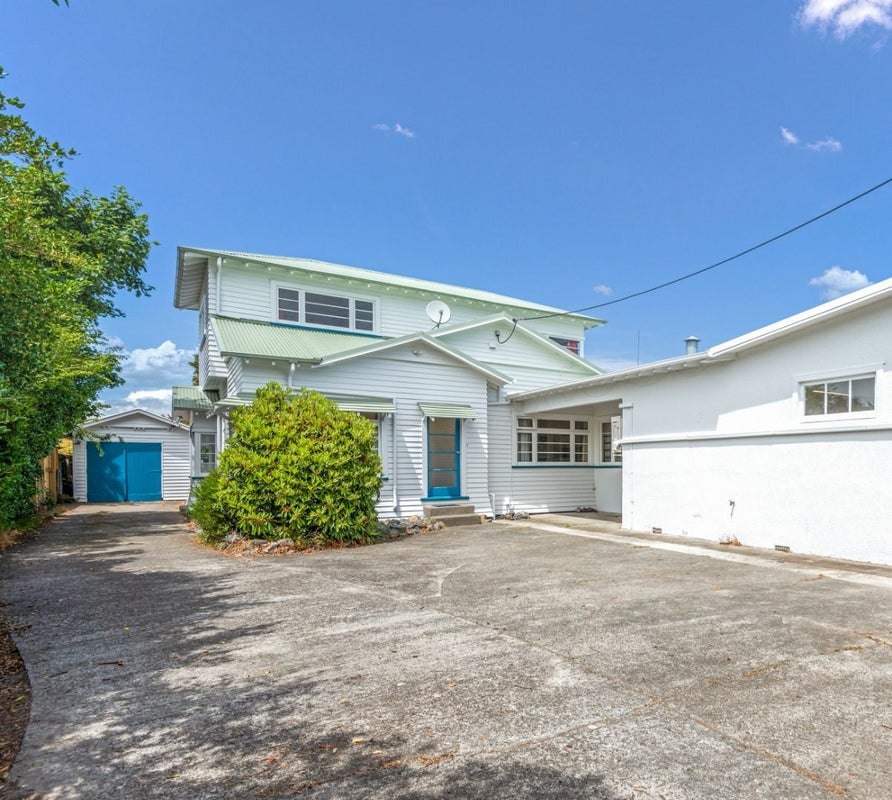 64 Limbrick Street, Terrace End, Palmerston North - Carousel 1