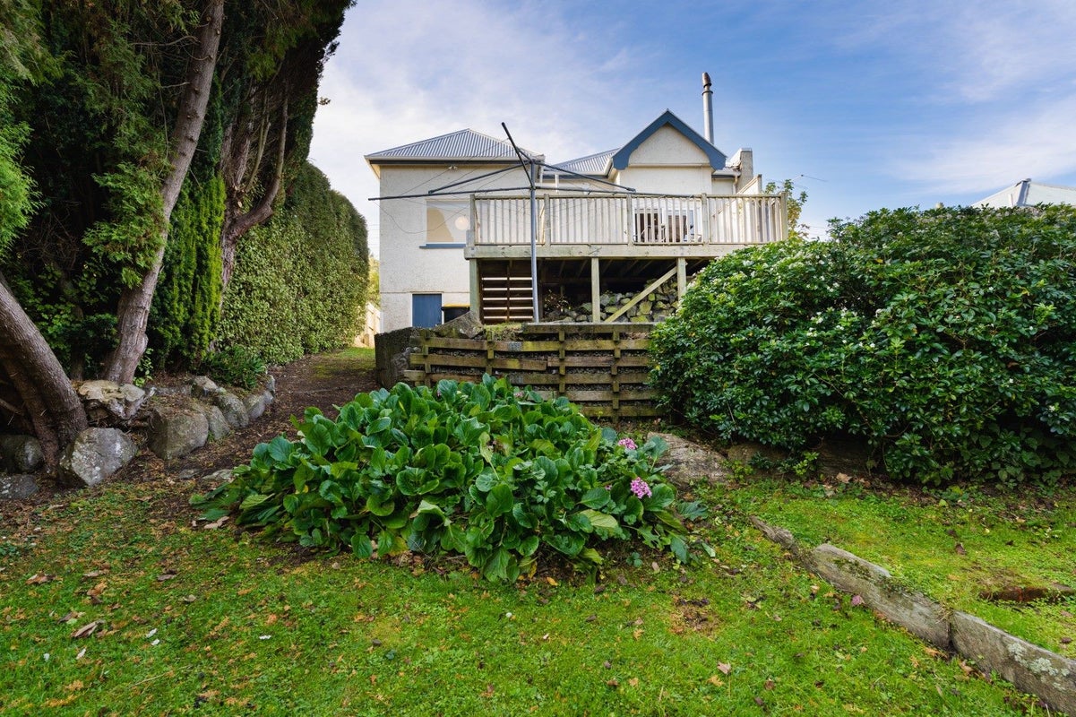 6 Patrick Street, The Glen, Dunedin - Carousel 30
