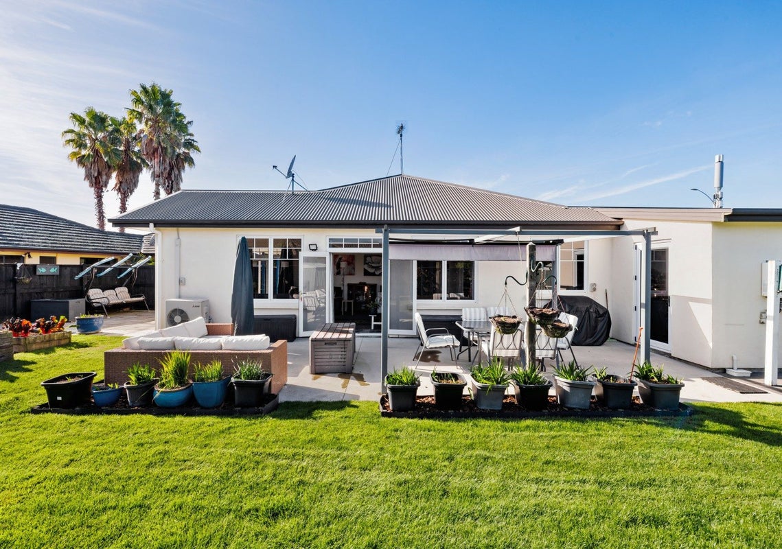 1 Buckingham Place, Rototuna North, Hamilton - Carousel 2
