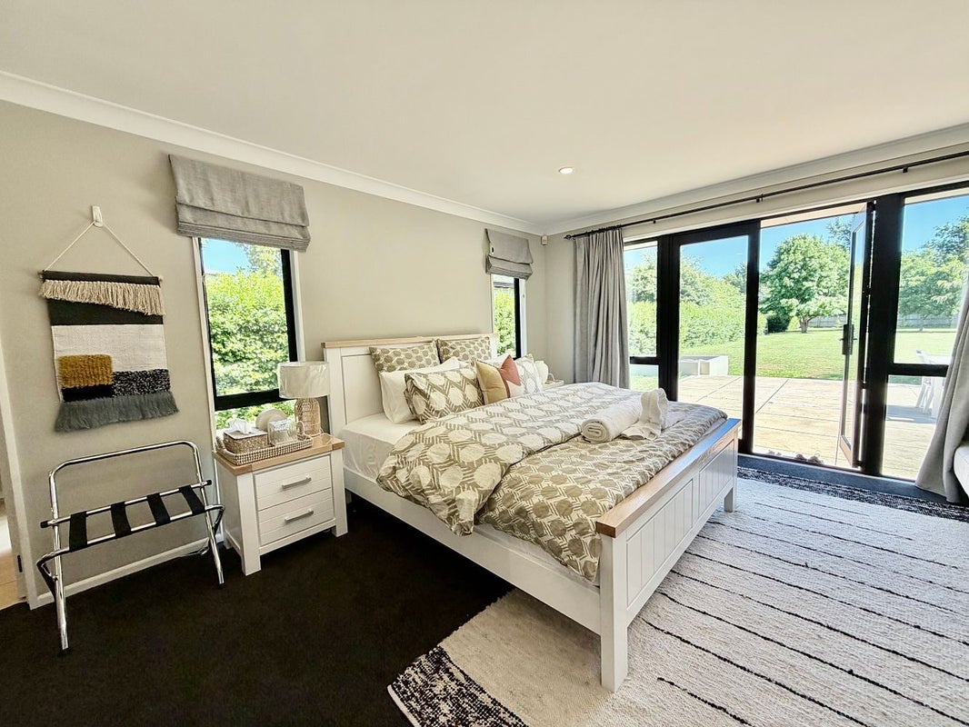 290 Queen Elizabeth II Drive, Mairehau, Christchurch - Carousel 1