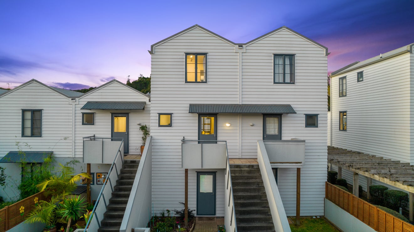 18/5 Carolina Place, Albany, Auckland - Carousel 1