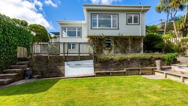10 Imlay Crescent, Ngaio, Wellington - Carousel 1