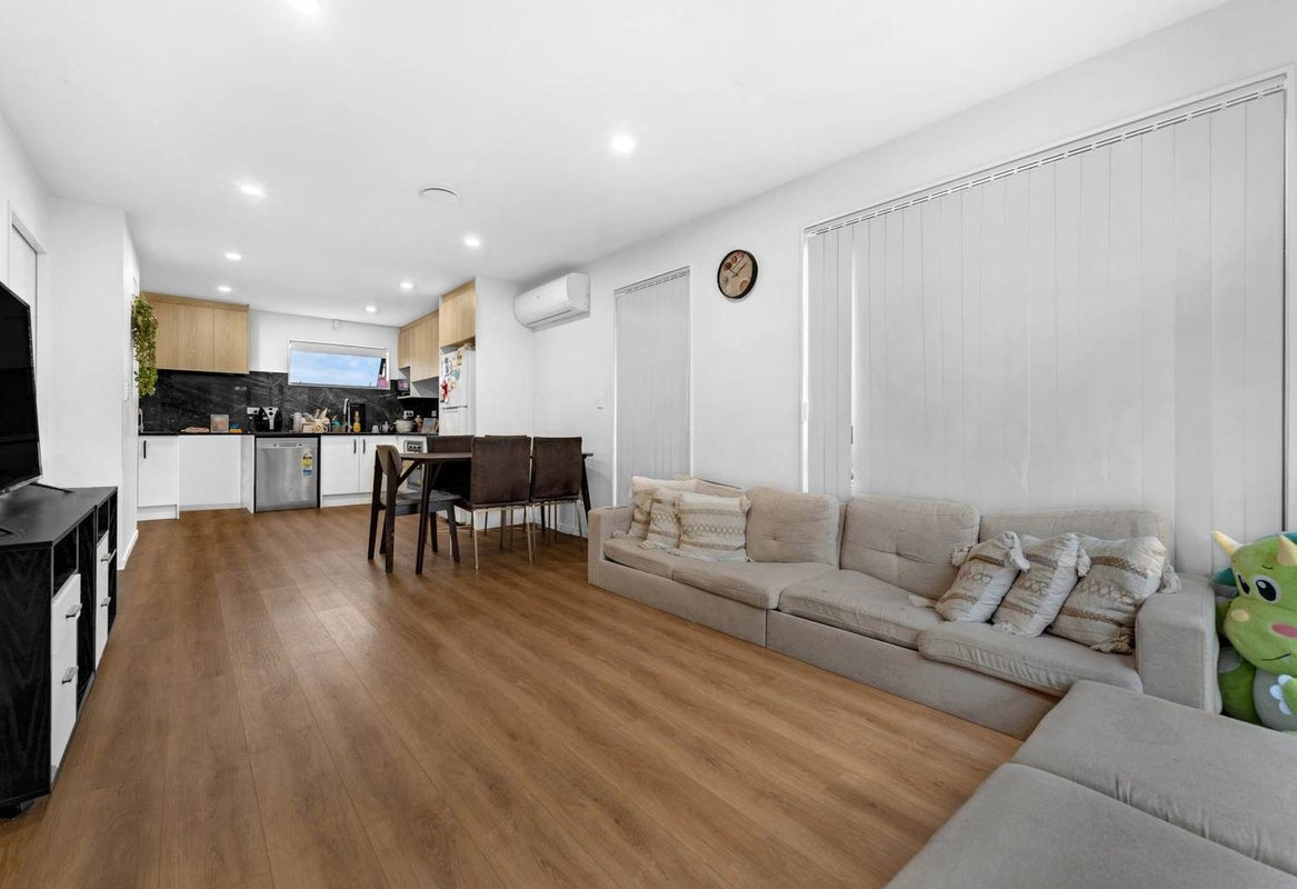 10B Benton Place, Manurewa, Manukau City, Auckland - Carousel 2
