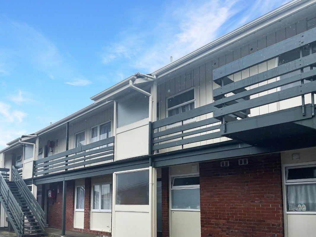 2/12 Trevethick Grove, Woburn, Lower Hutt - Carousel 1