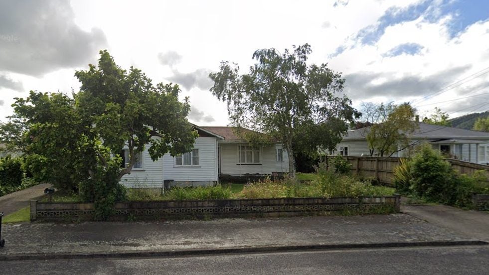 7 Hay Street, Ebdentown, Upper Hutt - Carousel 1