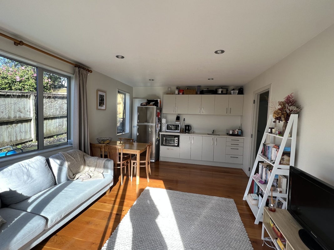31 Braemar Road, Castor Bay, Auckland - Carousel 2