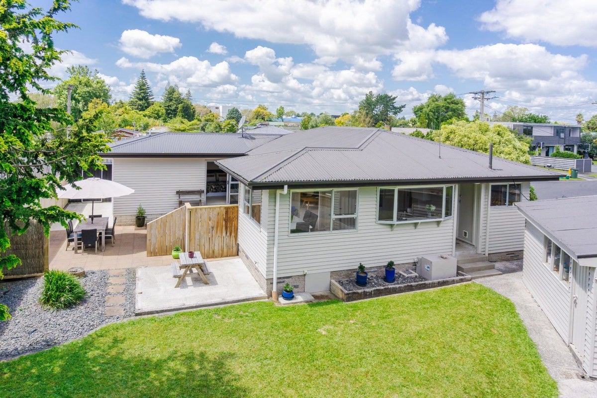 21 Paulette Place, Queenwood, Hamilton - Carousel 29