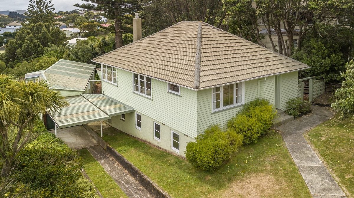 15 Spur Grove, Titahi Bay, Porirua - Carousel 1