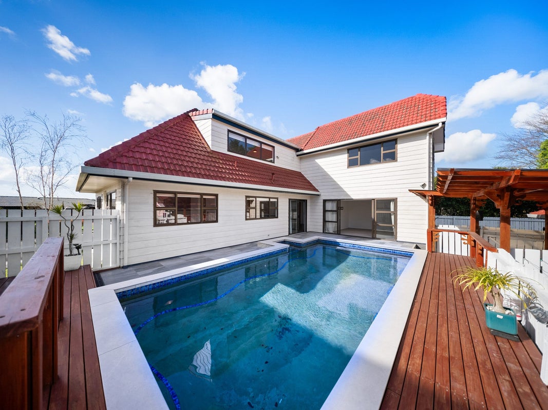 26 Emory Drive, Conifer Grove, Papakura, Auckland - Carousel 1