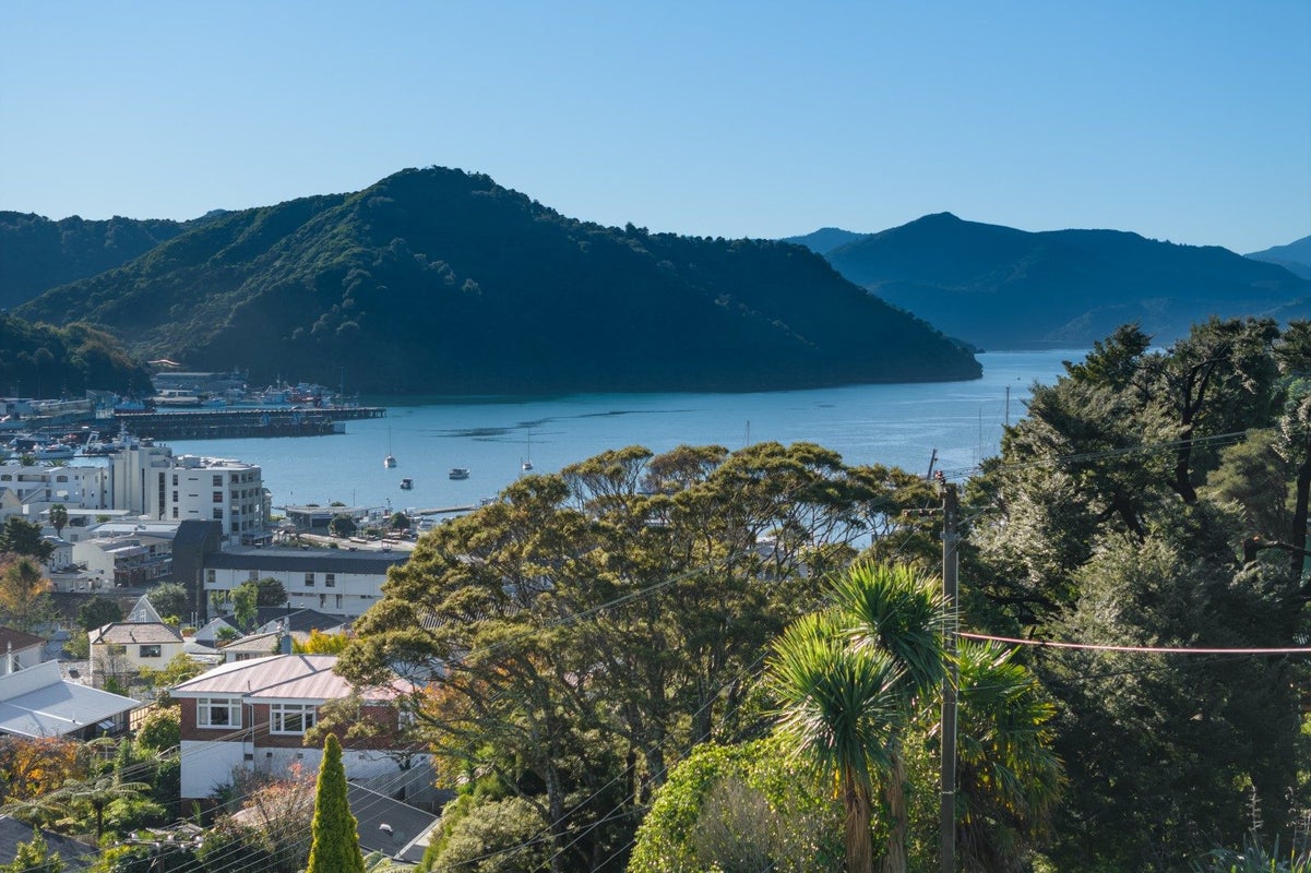 12A Broadway, Picton - Carousel 2