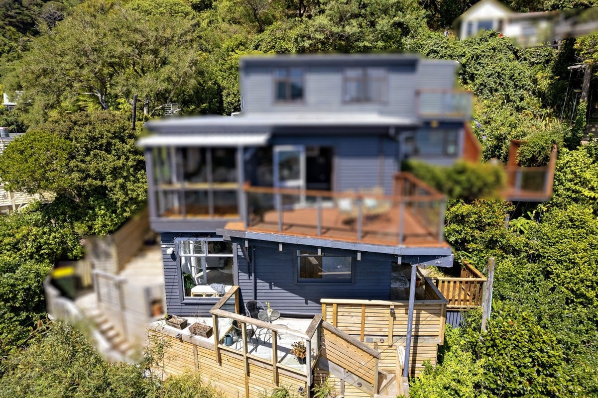 6 Matai Terrace, Eastbourne, Lower Hutt - Carousel 1