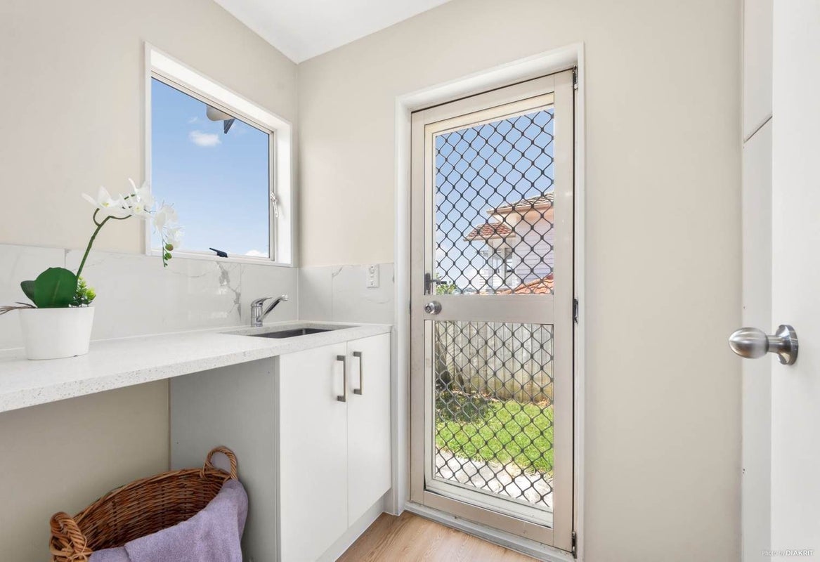 3/10 Rewa Street, New Lynn, Auckland - Carousel 2