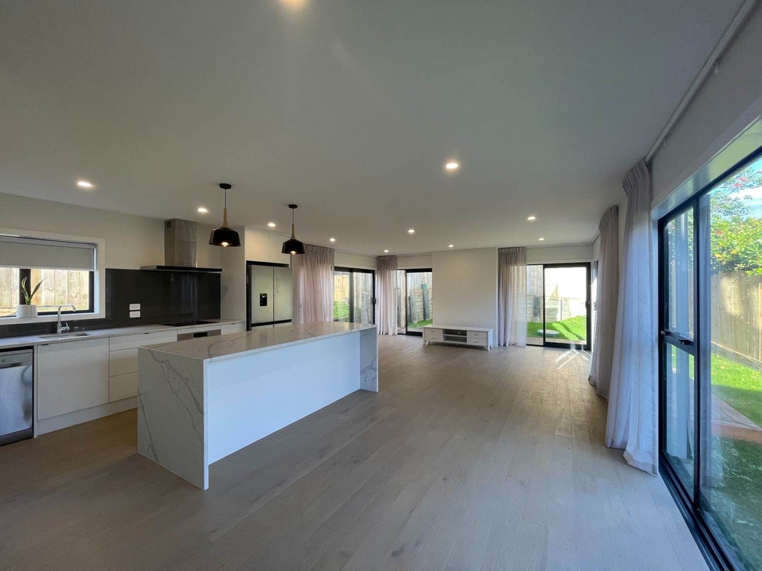 10 Clairville Crescent, Wai o Taiki Bay, Auckland - Carousel 2