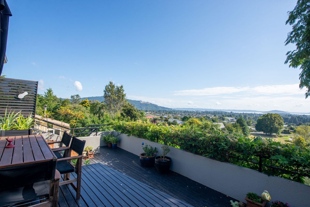 5 Haratua Place, Springfield, Rotorua - Carousel 1