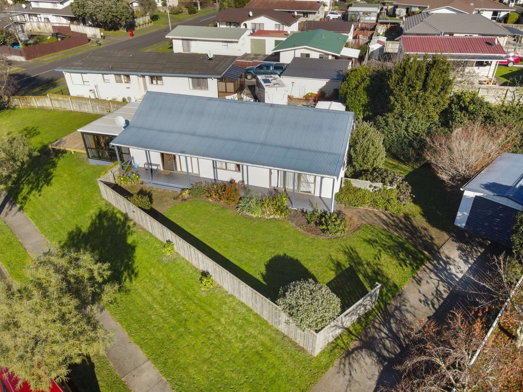 21 Treadwell Street, Springvale, Whanganui - Carousel 1