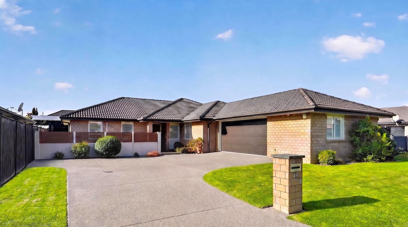 14 Castellina Drive, Karaka, Papakura - Carousel 1