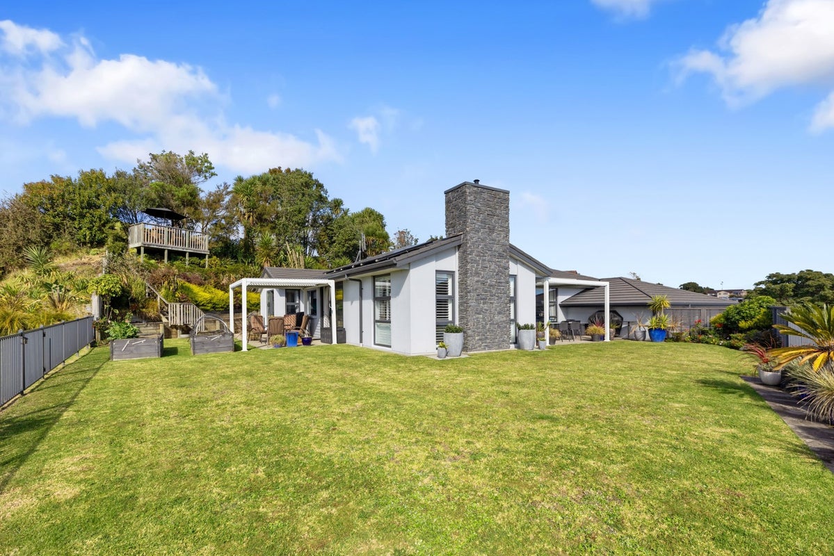32 Riddington Rise, Ohauiti, Tauranga - Carousel 1