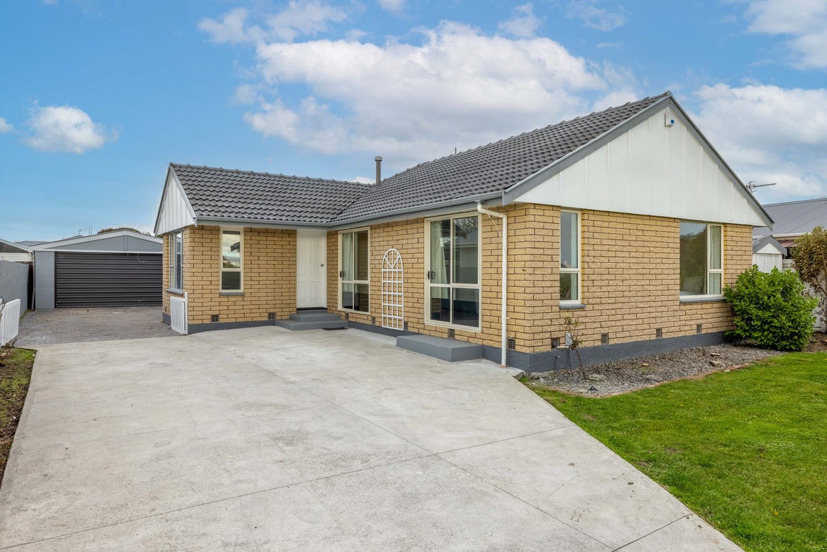 11 Inverell Place, North New Brighton, Christchurch - Carousel 1