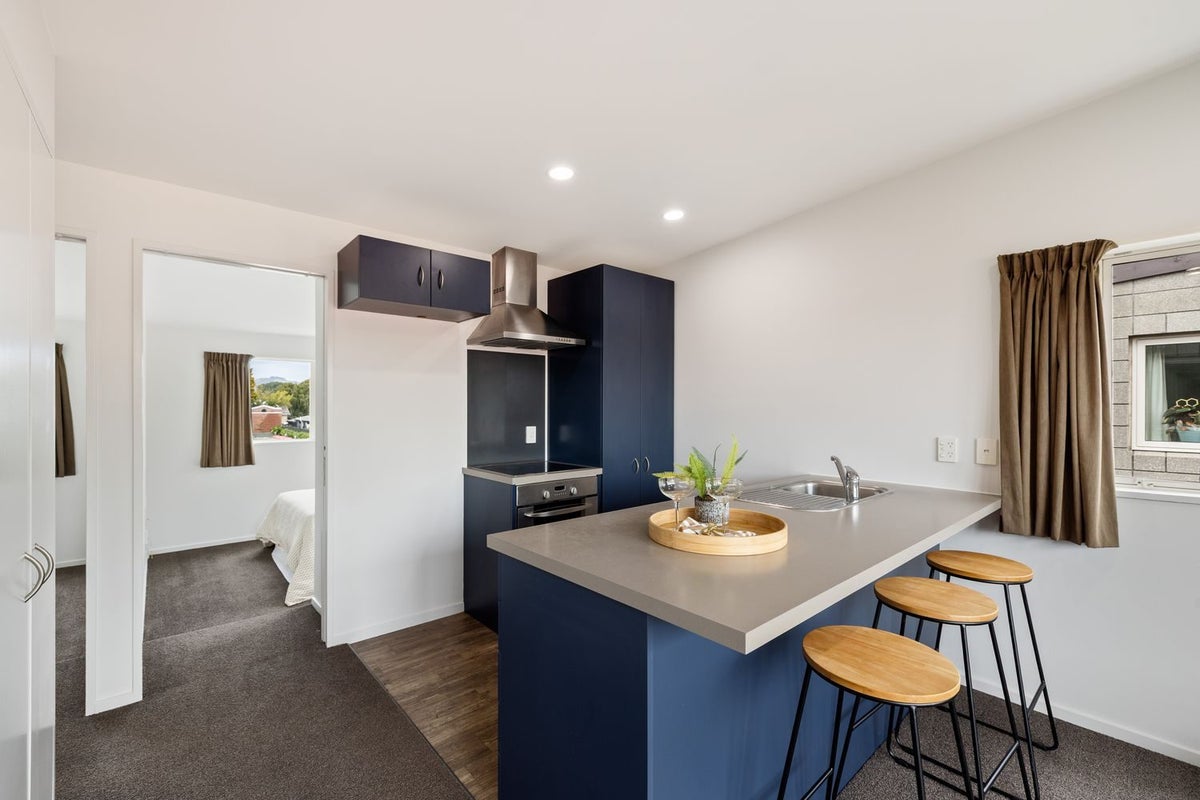 7/24 Whitmore Street, Edgeware, Christchurch - Carousel 2