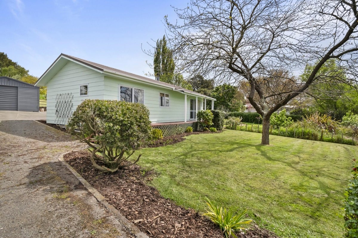 1087 Halcombe Road, Halcombe, Feilding - Carousel 1
