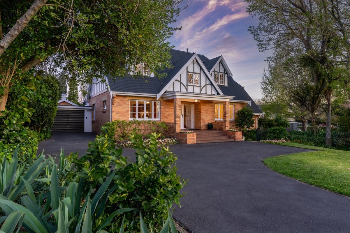 14 Tamihana Avenue, Fairfield, Hamilton - Carousel 1