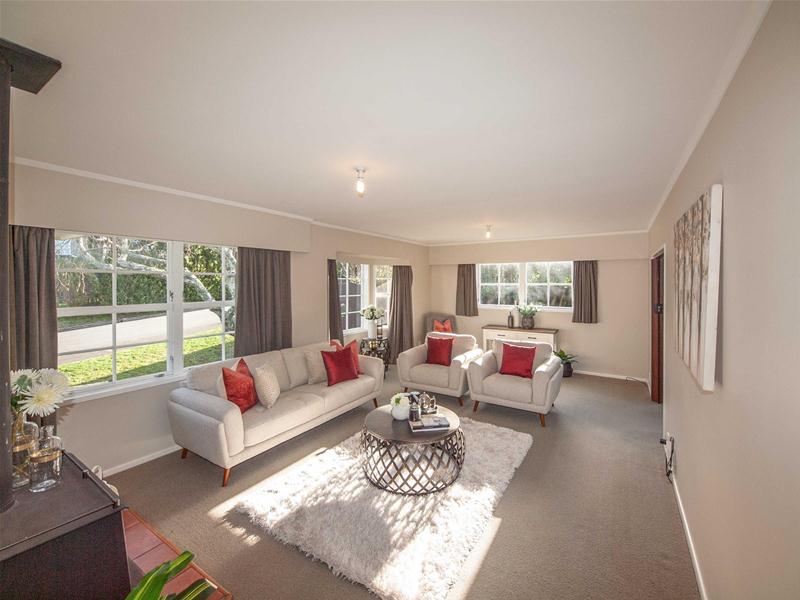 7 Windermeer Grove, Churton Park, Wellington - Carousel 2