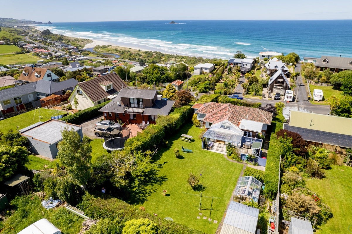 37 Bennett Road, Ocean View, Dunedin - Carousel 1