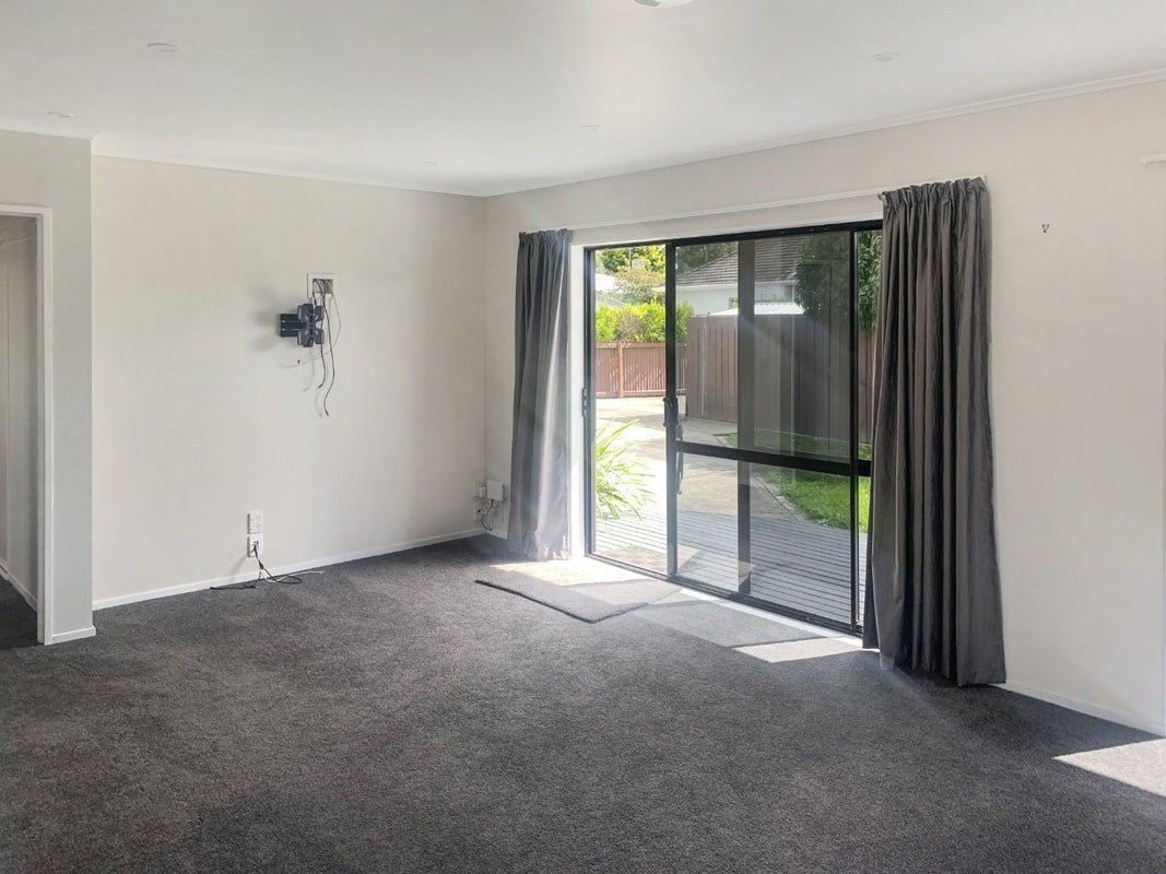 1002 Southland Road, Raureka, Hastings - Carousel 2