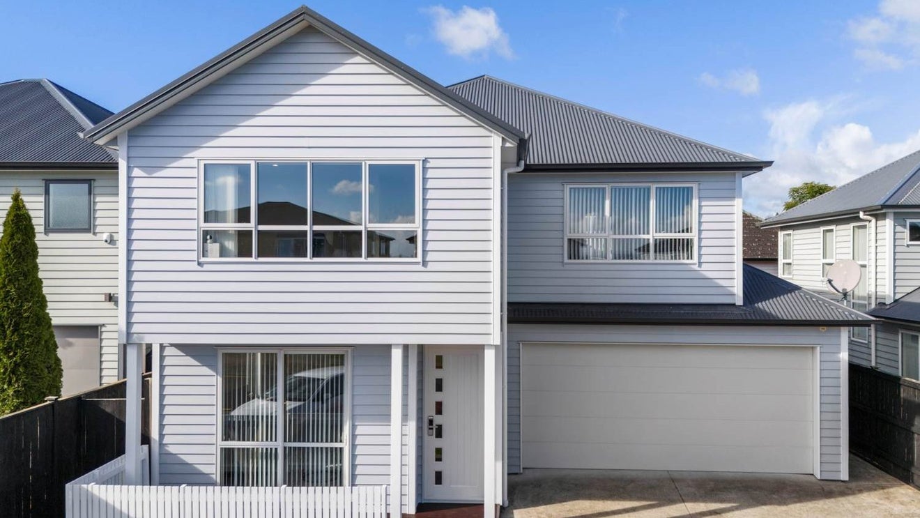 13 Shelby Lane, Flat Bush, Auckland - Carousel 1