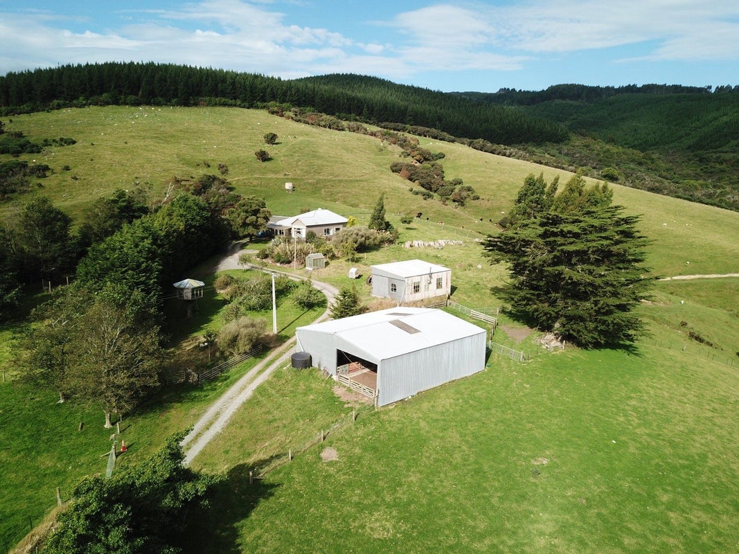 300 Leith Valley Road, Leith Valley, Dunedin - Carousel 1