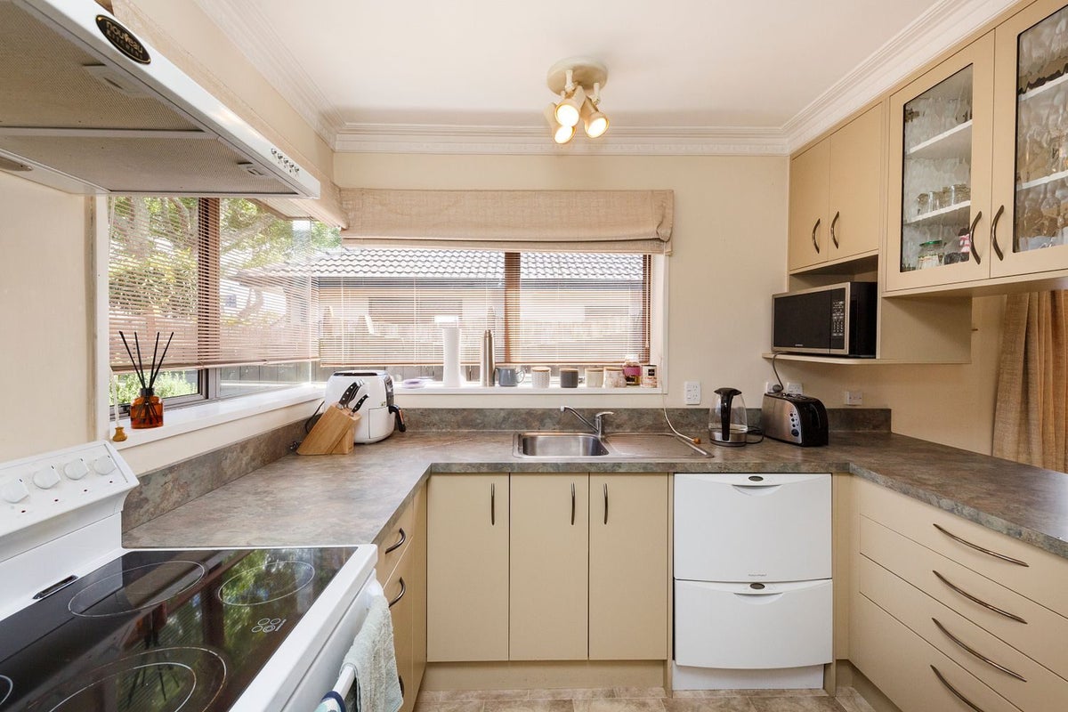 417 Ruahine Street, Terrace End, Palmerston North - Carousel 1