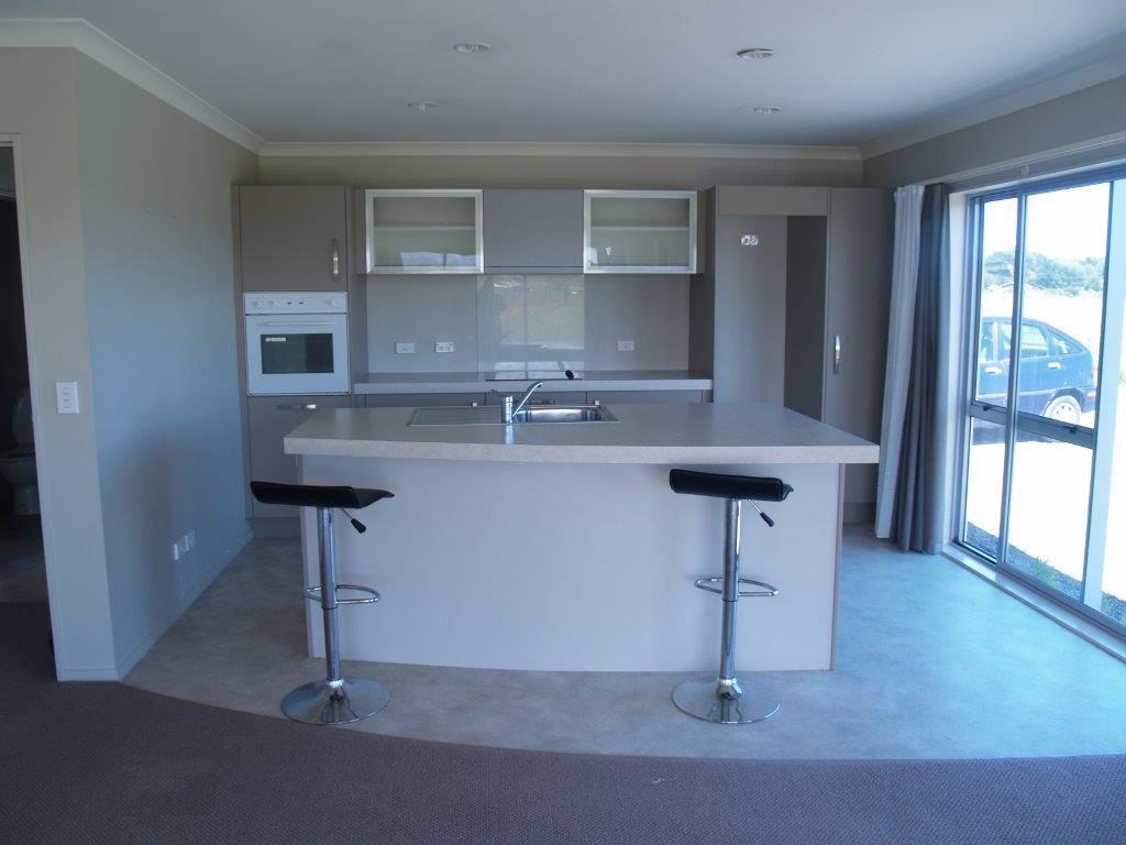27 Sandown Road, Otaki - Carousel 2
