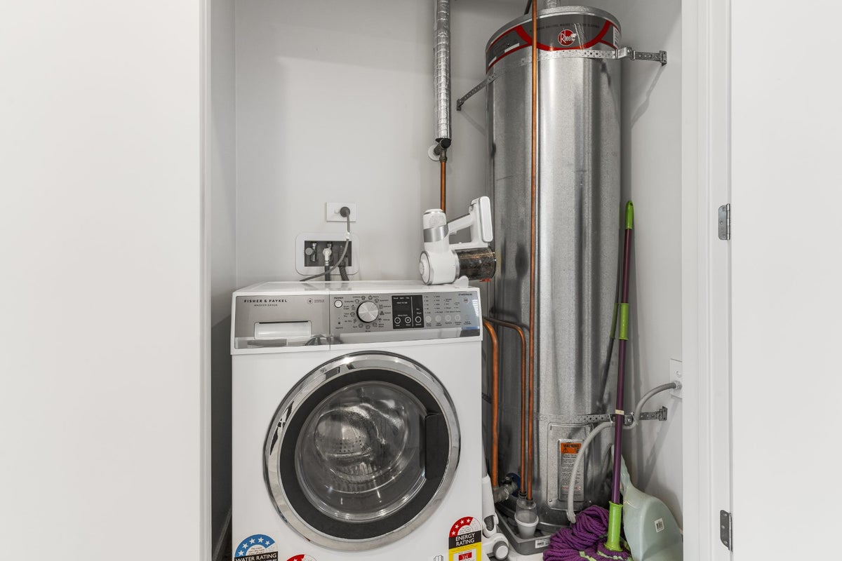 201/2 Ko Street, Northcote, Auckland - Carousel 11
