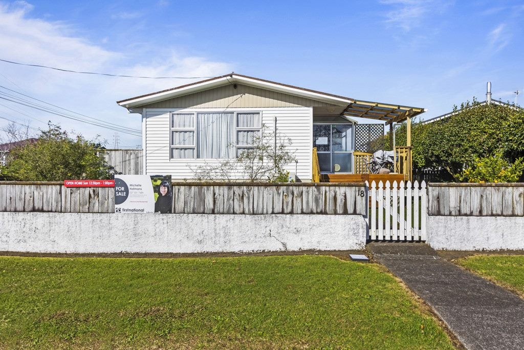 18 Saxton Road, Upper Vogeltown, New Plymouth - Carousel 1