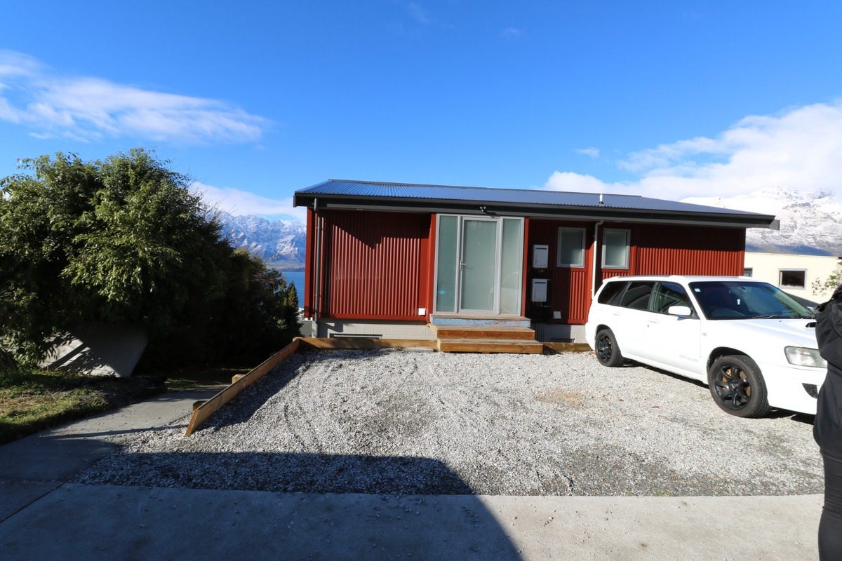 33 Wynyard Crescent, Fernhill, Queenstown - Carousel 7