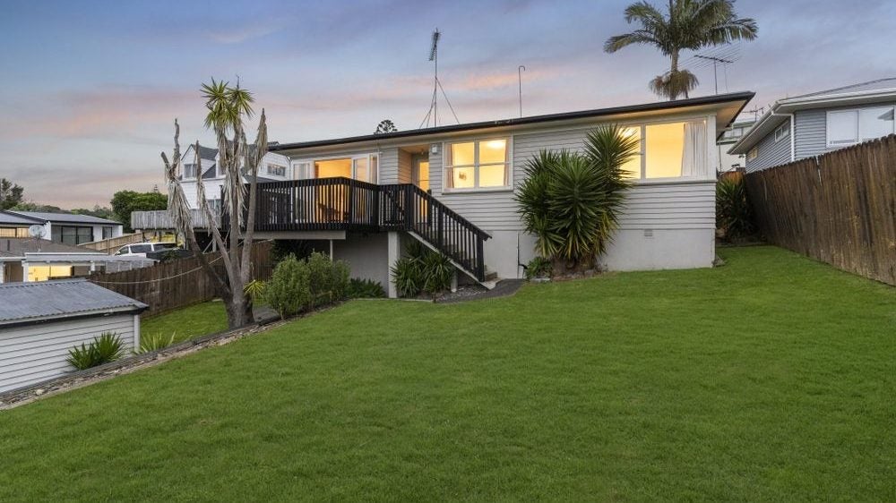 60 Lauderdale Road, Birkdale, Auckland - Carousel 1