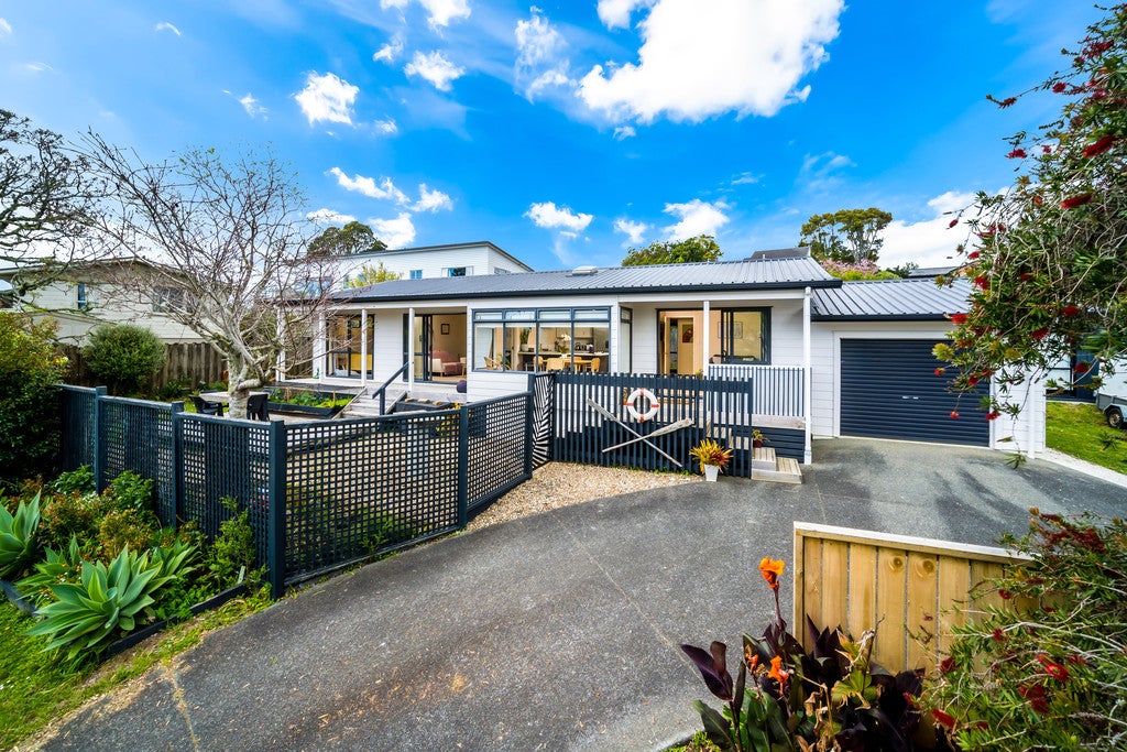 3 Blue Gum Drive, Warkworth, Warkworth - Carousel 1
