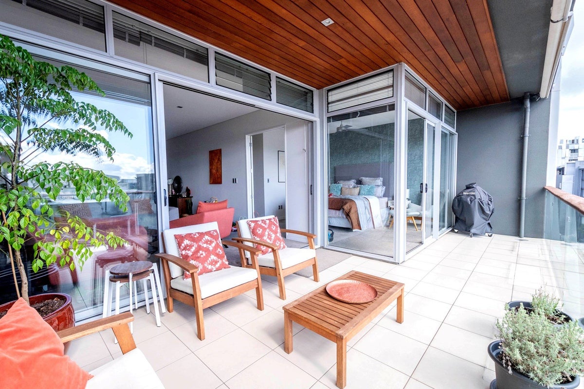 1E/11 Augustus Terrace, Parnell, Auckland - Carousel 2