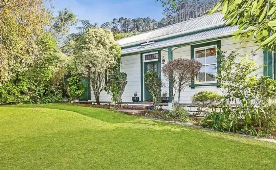 2 Torless Terrace, Thorndon, Wellington - Carousel 1