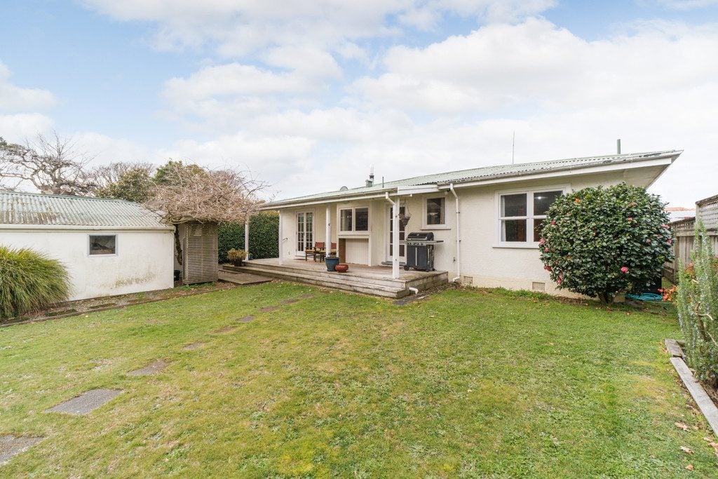 8 Ake Ake Avenue, Hokowhitu, Palmerston North - Carousel 2